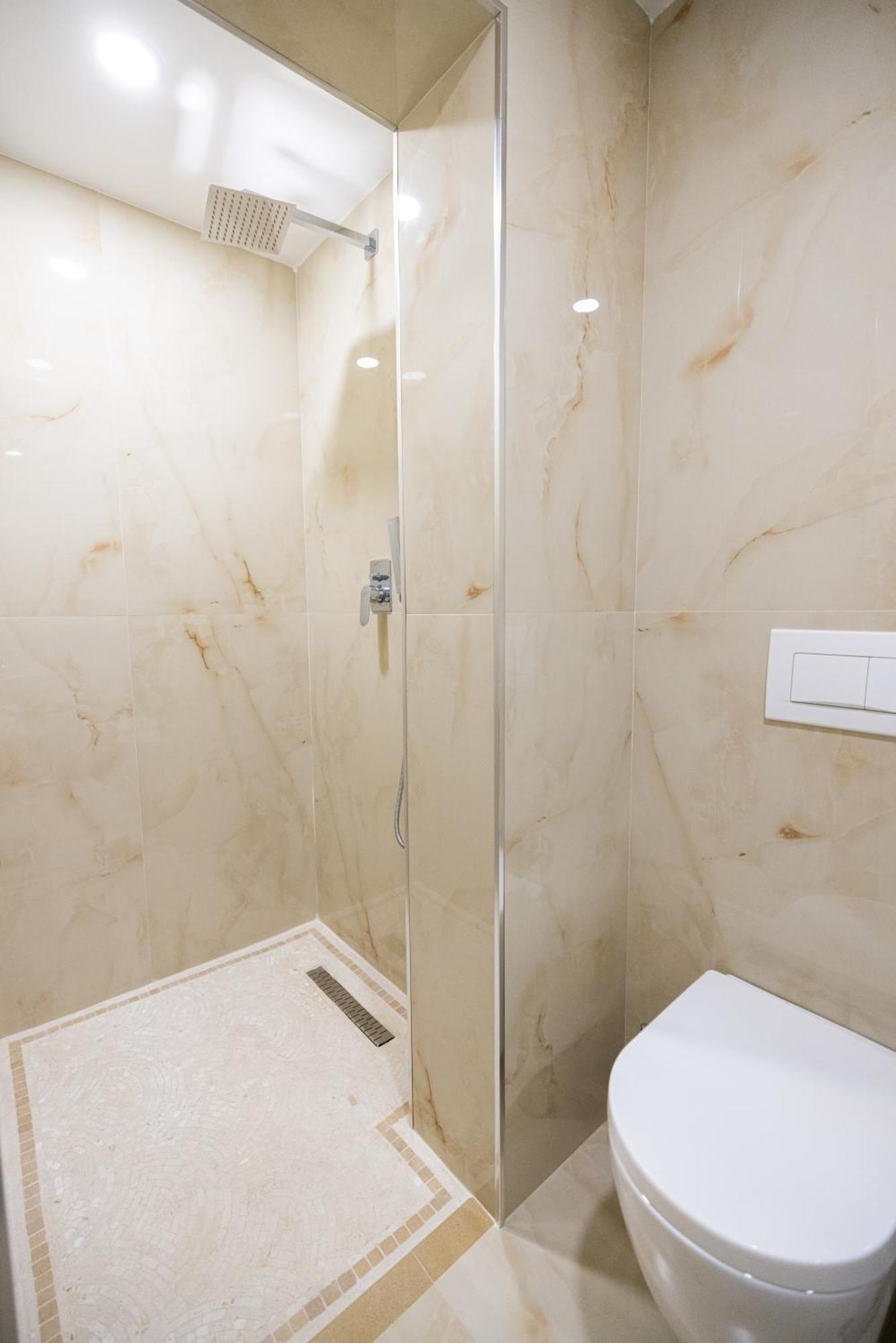Green Boutique Hotel Влёра Экстерьер фото